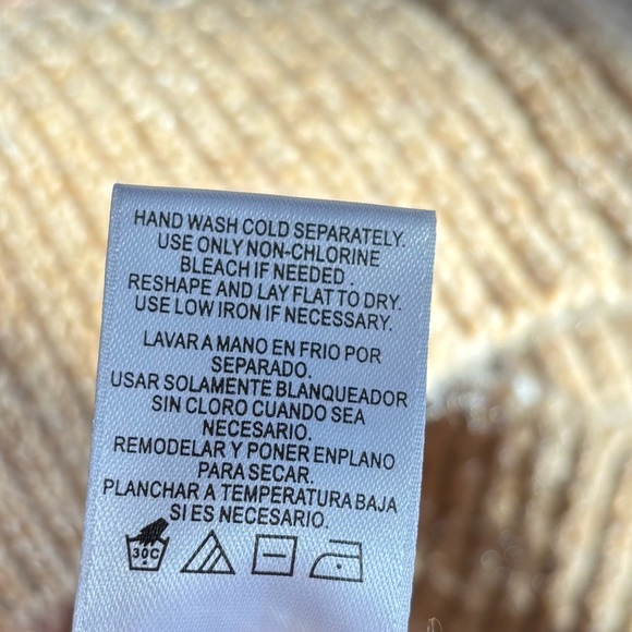 VINCE CAMUTO Women’s Halloween Sweater Tan w/Black Cats & Pumpkins Drop Sleeve - Picture 7 of 7